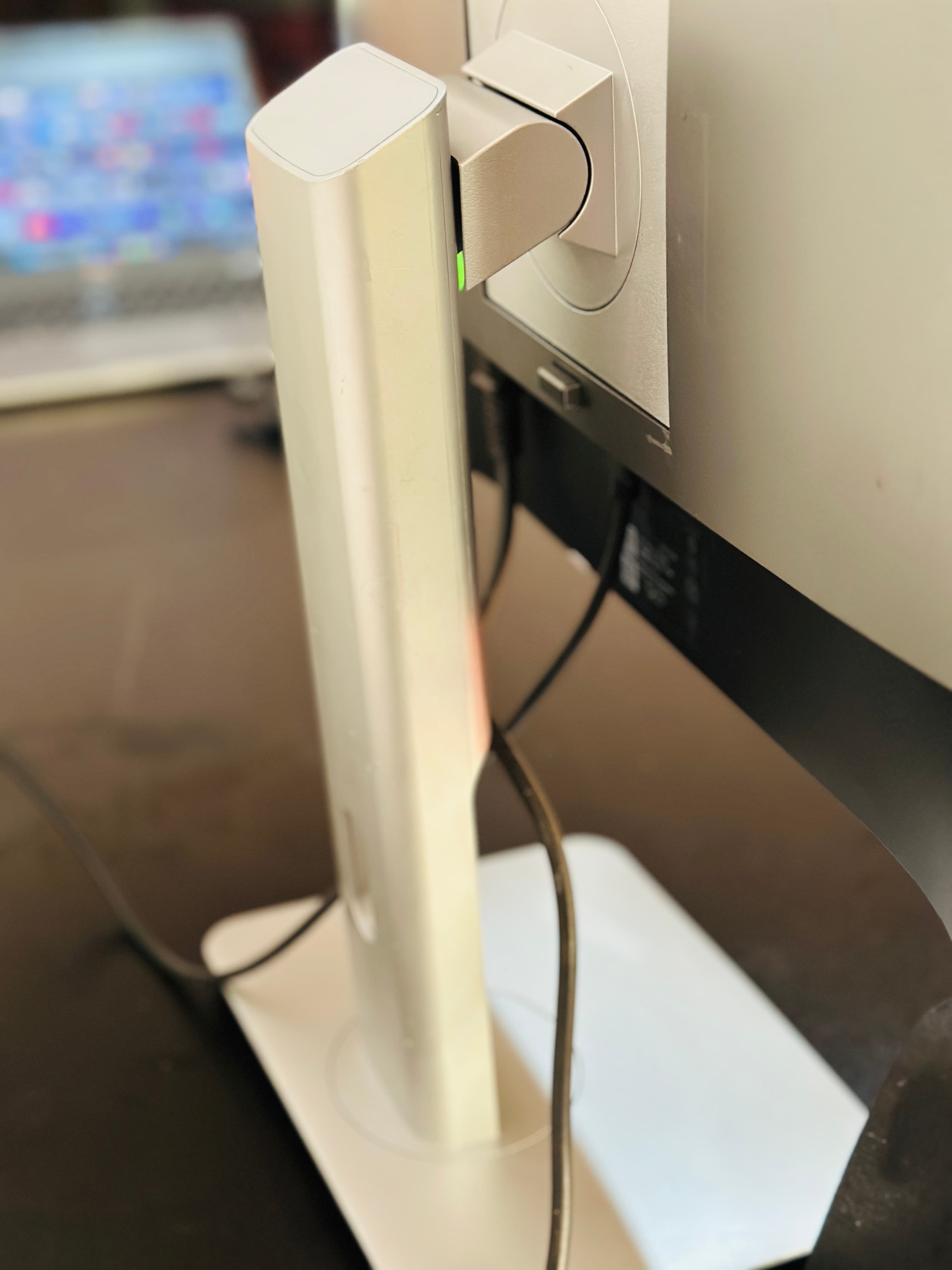 DELL 24' IPS FRAMELESS MONITOR USED thumbnail 3
